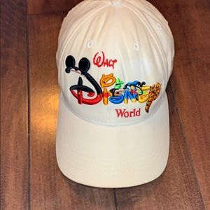 Vintage Walt Disney World Hat In White 